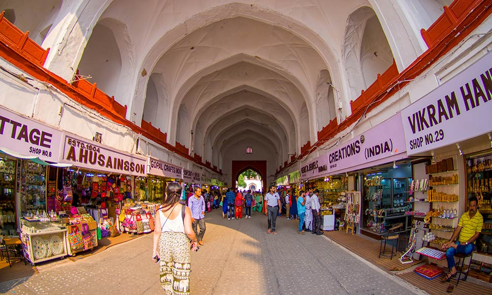 Jama Masjid local bazaar Srinagar – Kashmiri handicrafts and shopping tour