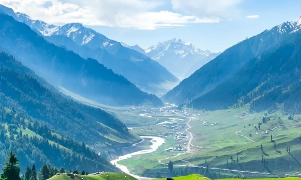 Kashmir budget tour package from Pune – affordable 5 days 4 nights trip